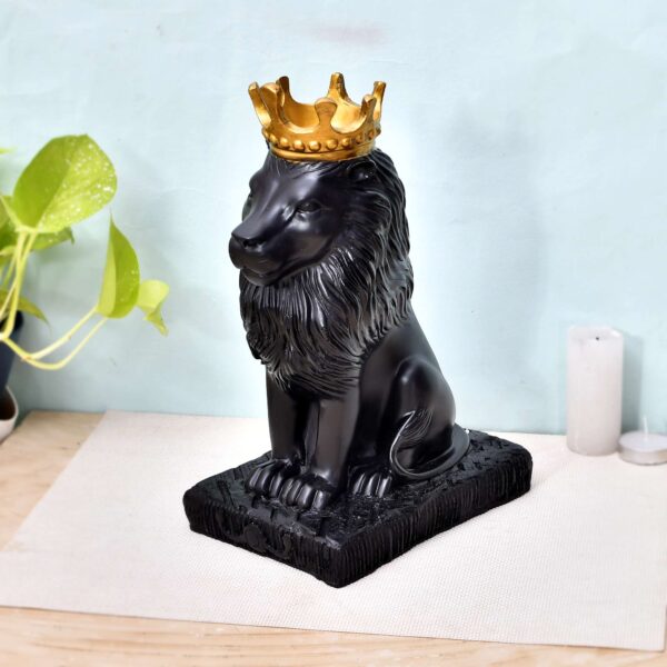 Lion Statue with Crown Sculpture